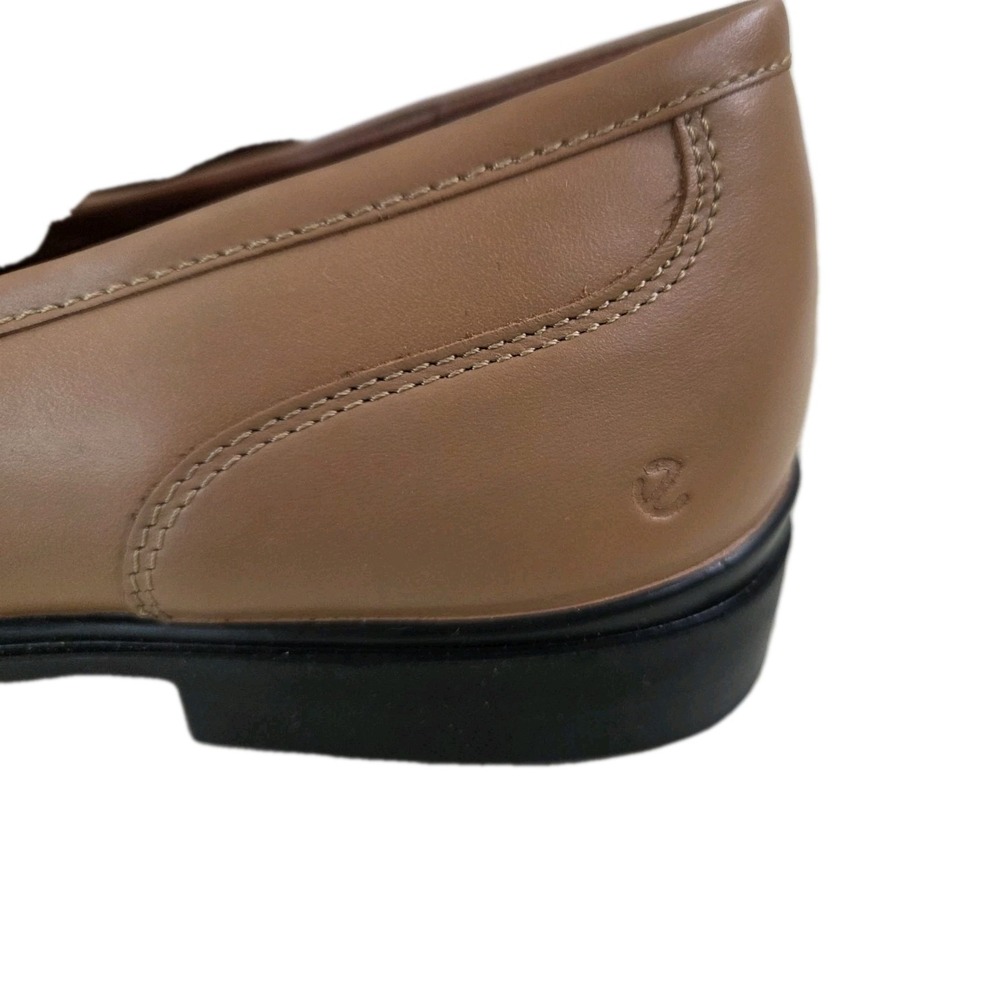 Elegant Leather Burgandy and Cream Loafers - Picture 6 of 10